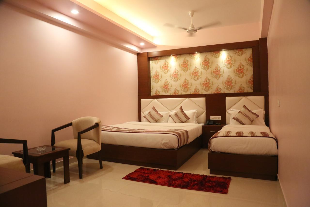 Hotel Varanasi Inn Exterior foto