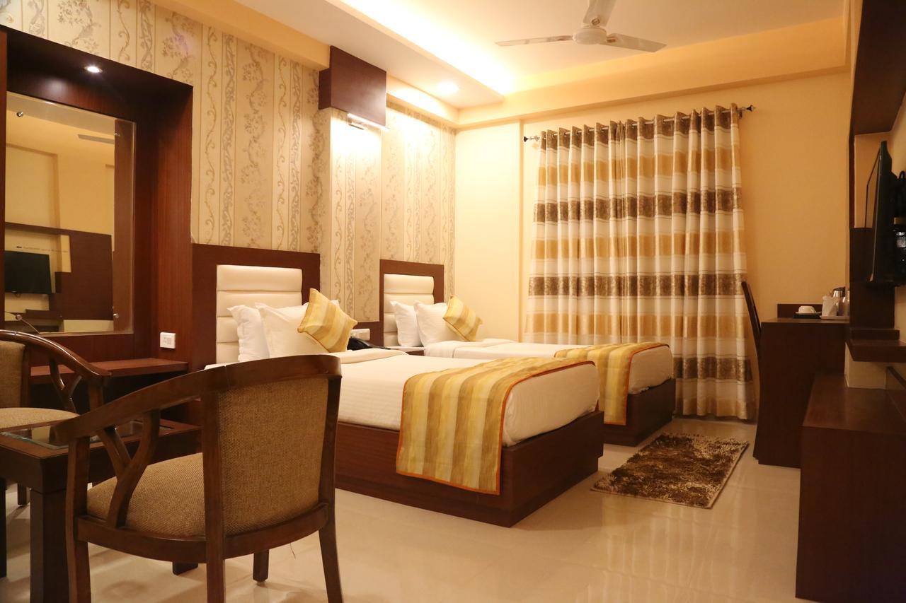 Hotel Varanasi Inn Exterior foto