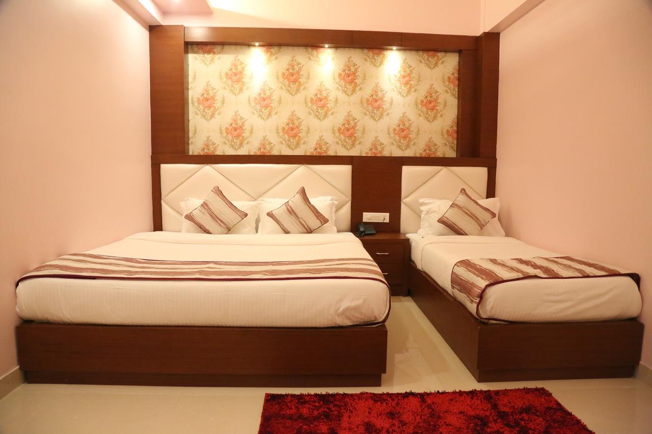 Hotel Varanasi Inn Exterior foto